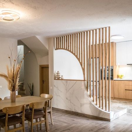 Niriides Luxury Villas 헐소니소스 외부 사진